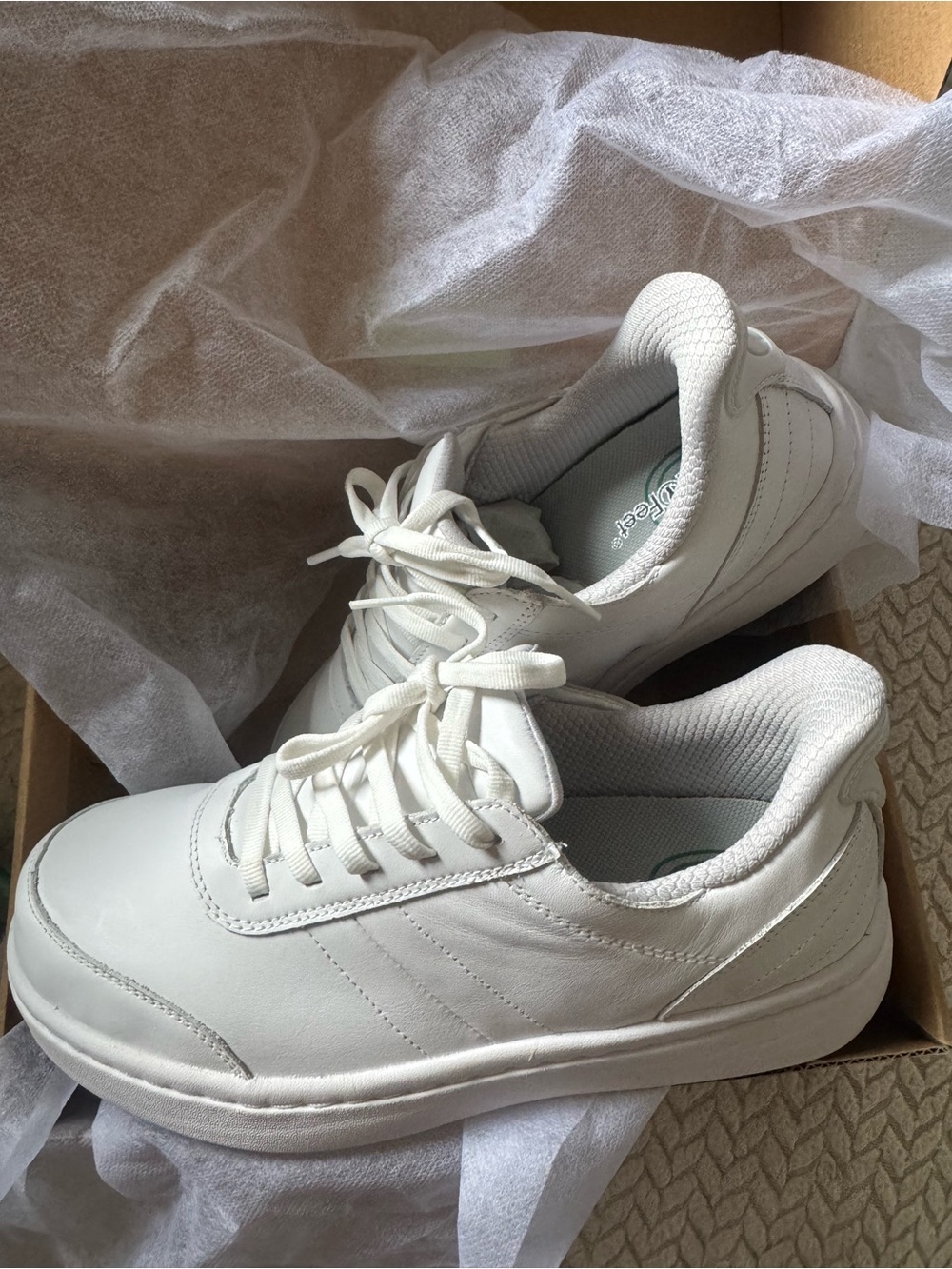 Orthofeet White Leather Lace-Up Sneakers 8.5